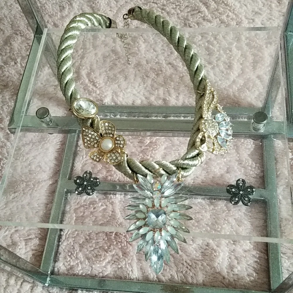 Starburst Statement Corded Necklace - Picture 6 of 8